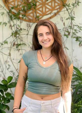 María Ignacia Canessa - Psicóloga Clínica | Instructora de Vinyasa Yoga