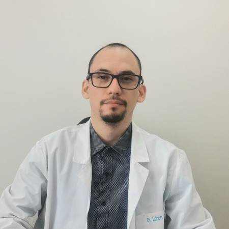 Dr. Lenon Araya Flores - Medicina General