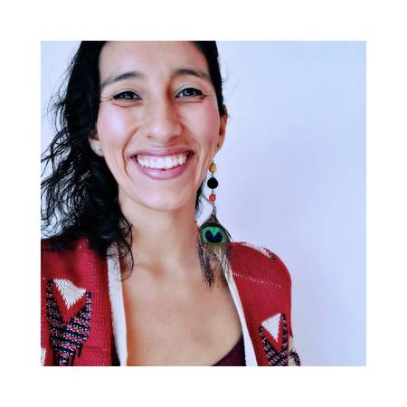 Michele Canela Tomic - Psicóloga clínica y arteterapeuta | Acompañamiento a mujeres, neurodivergentes, madres y cuidadoras