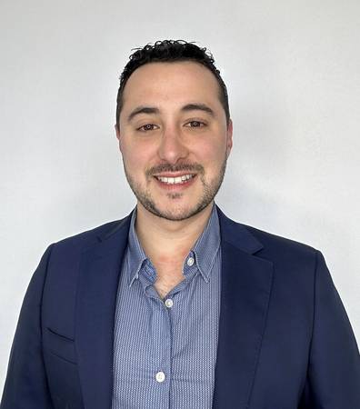 Dr. Andrés Saldivia - Médico salud mental