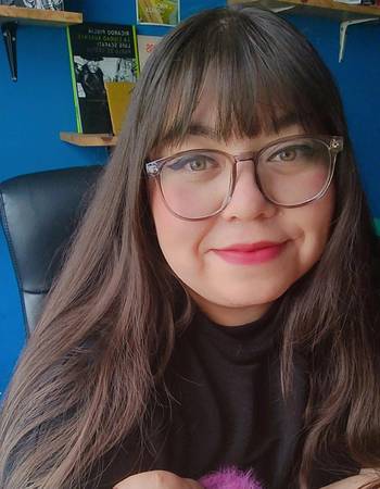 Juanita Cayuqueo Lehue - Psicóloga clínica especializada en trauma sexual y relacional. Postítulos en sexología clínica y neurodiversidad. Trabajo con heridas de la infancia, duelos, dificultades vinculares, desarrollo de habilidades comunicacionales, gestión emocional, antoestima, fomento de relaciones saludables y rupturas de pareja
Enfoque cognitivo conductual y centrado en las emociones