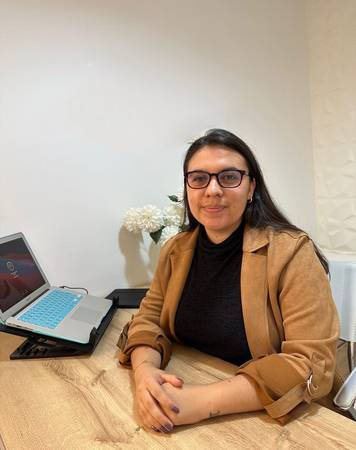 Karen León - Psicologa