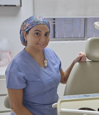 Dra. Marwa Sabat - cirujana dentista