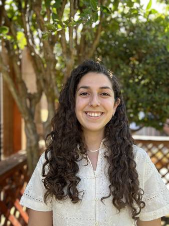 Nathalie Espinoza Birman - Psicóloga Clínica Adultos con enfoque integrativo relacional y experiencia en ansiedad, cuadros del ánimo, estrés, autocuidado, regulación emocional, duelo, entre otros.