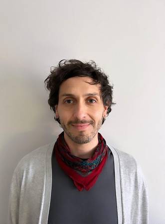 Ignacio Utreras Hidalgo - Psicólogo Clínico.
Terapeuta Familiar y de Pareja, IChTF.
Mg. Clínica Psicoanalítica Adultos, Universidad Diego Portales (c).
Postítulo en Clínica del Trauma y Psicoanálisis Relacional, ILAS.
Supervisor Clínico, IChTF.
Terapeuta Red ILAS.
Agendamiento de horas: +56988188802