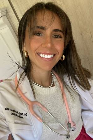 Karla Beltrán Arratia - Médico general
