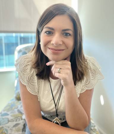 Gabriela Benavente Costabal - Psicóloga Clínica, especialista en psicoterapia individual adultos y terapia de pareja. Especializada en Método Gottman y Terapia Focalizada en las emociones TFE.