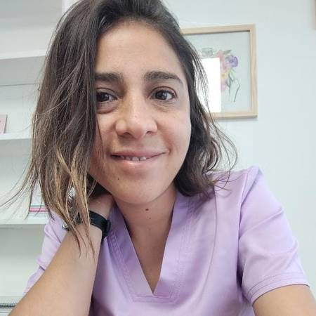Jocelyn Reyes Toledo - Kine de Piso Pélvico, Embarazo y Postparto con enfoque de género. Atención de mujeres con dolor pélvico y/o sexual Te acompaño en tu proceso desde el respeto, compasión y amor