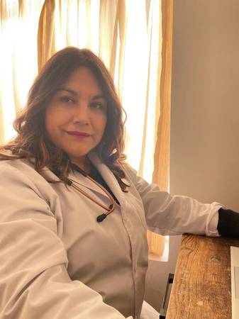 Dra. Dania Báez V. - Medicina General y Salud Mental