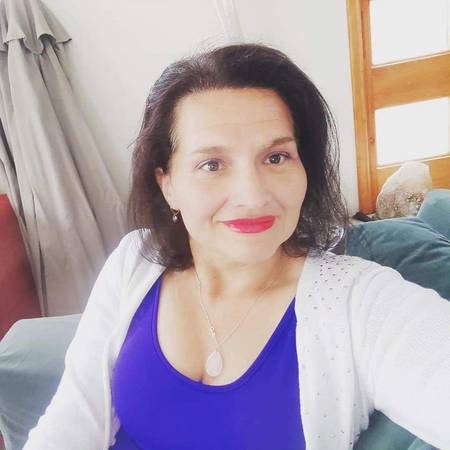 Alejandra Kemp Lagos - Psicología atención clínica juvenil y adultos. Consteladora familiar. Y sanadora pránica.