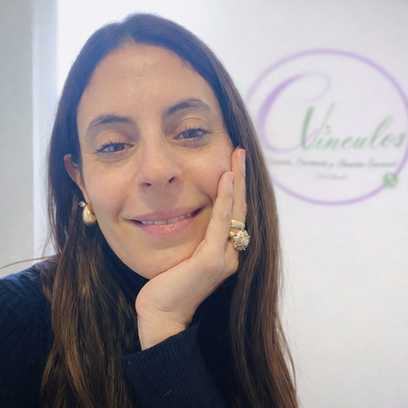 VERÓNICA HENRÍQUEZ HERRERA - Psicóloga Especialista en Trauma Relacional Complejo-Salud Mental con Enfoque de Género y Violencia de Género (Mujer)