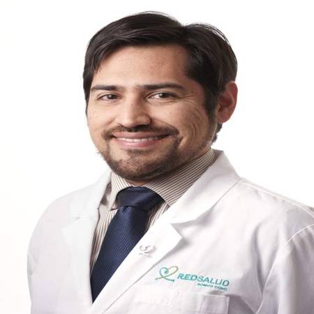 Dr. Jonathan Torres - Traumatología Adulto - Cirugía de Cadera y Pelvis