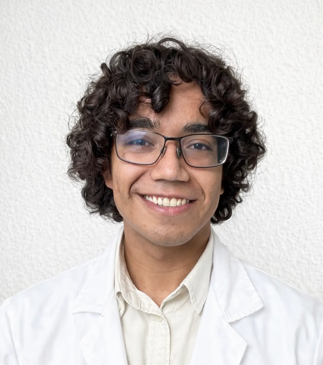Dr. Tomás González - Médico General