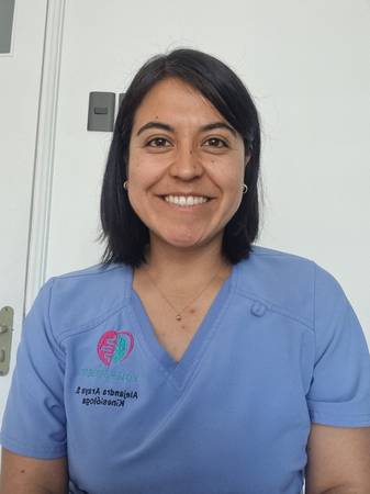 Alejandra Araya Silva - Kinesiologa músculo esquelética - Kinesiología especialista musculoesquelético y bienestar.