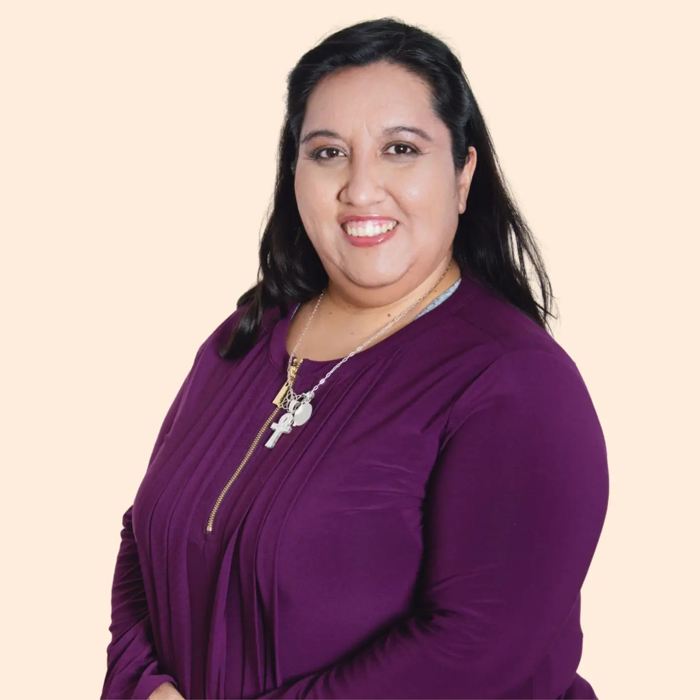 Claudia Calderón Chávez - Terapeuta Holística, Diseñadora Gráfica y Comunicadora