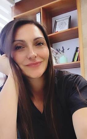 Pía Cáceres Román - Magíster en Gestión, Dirección y Liderazgo Institucional - Diplomado en Terapia Infanto Juvenil.