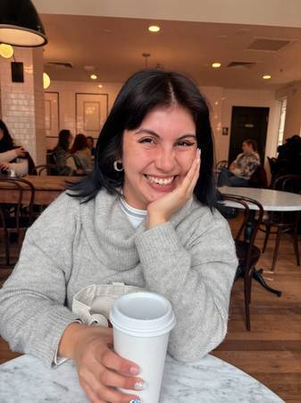 Valentina Candia - Médica general, enfoque integral. Mis principales intereses son la salud mental y la geriatría.