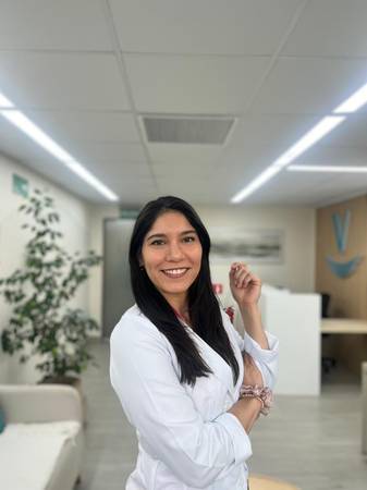 Dra. Christine Ledezma - Ginecología y Obstetricia