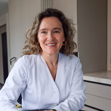 Dra María de los Ángeles Larraín - Médico Universidad de Chile - Ginecóloga Universidad de Los Andes