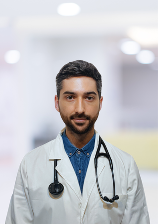 Dr. Carlos Jiménez - Médico General