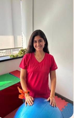 Constanza González - Fonoaudióloga dedica al área infantil