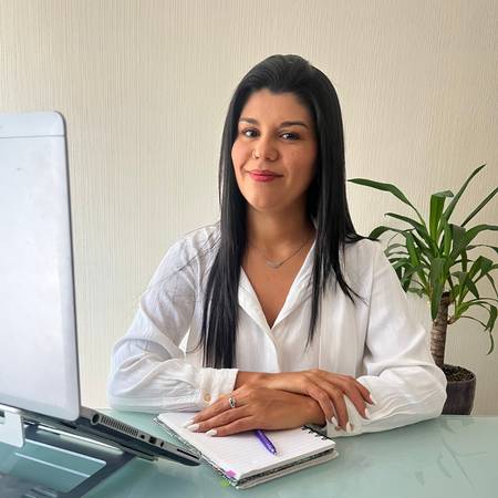 Jocelyn Paola Godoy Bravo - Psicóloga clínica con formación en psicoterapia constructivista cognitiva