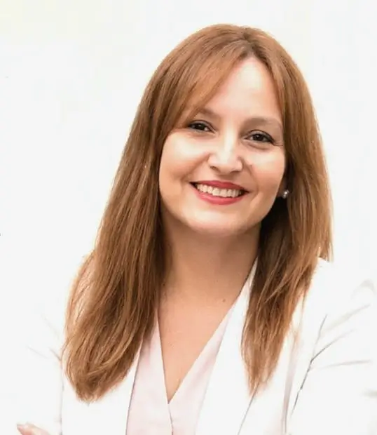 Alejandra León Cortés / Coach de Vida - Coaching Profesional Certificada, especialista en Coach de vida, resultados, de equipo y liderazgo.