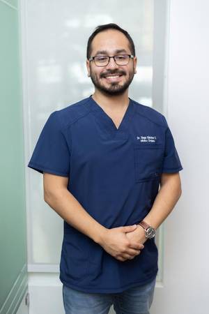 Dr. Diego Sánchez - Médico General