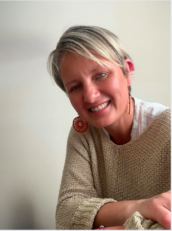 M. Isabel Cheyre Forestier - Psicóloga clínica y psicoterapeuta acreditada, Post-título en Terapia Sistémica, EMDR.