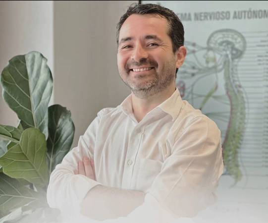 Dr. Jose Benavides - Quiropráctico - Kinesiólogo