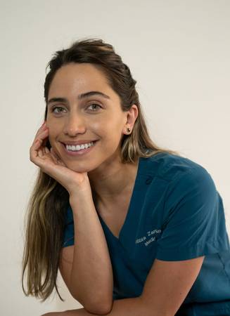 Dra Isidora Zambrano - Médico Cirujana