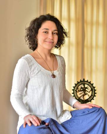 Paulina Muñoz - Terapeuta Integral, Profesora de Yoga y Meditación