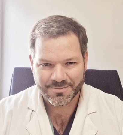 Dr. Carlos Rau Moreno - Medicina Interna