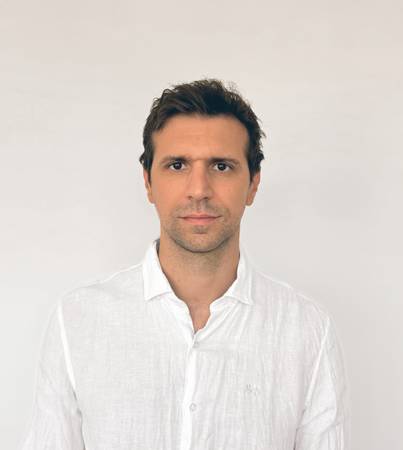 Dr. Agustin Bazzani Lapietra - Médico Cirujano con formación avanzada y práctica clínica focalizada en el área de la Psiquiatría de Adultos