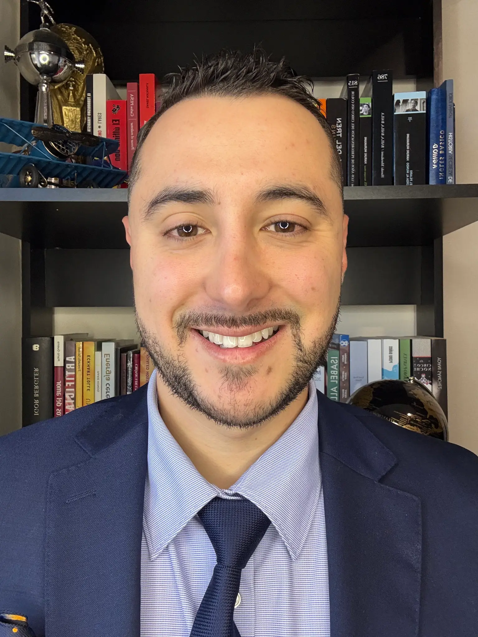 Dr. Andrés Saldivia - Médico salud mental
